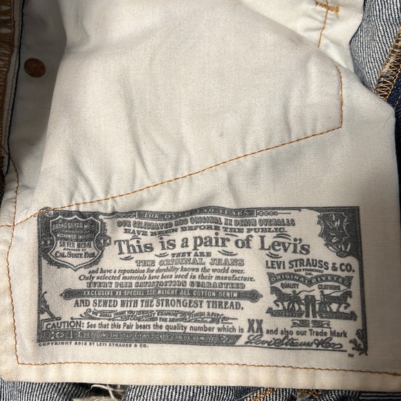 Levi 501 shorts - Picture 10 of 10